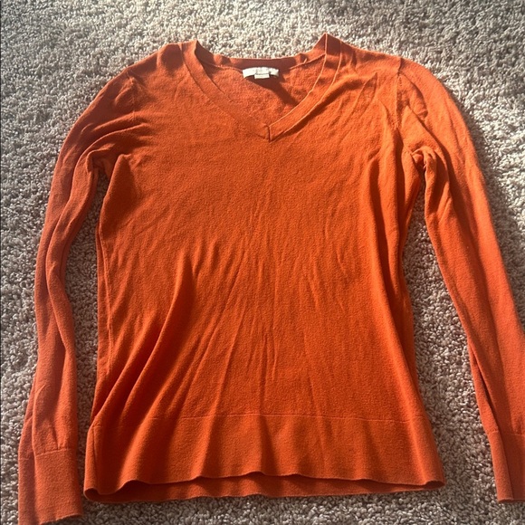 Ann Taylor LOFT Orange V-Neck lightweight Sweater small - Picture 1 of 5